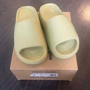 Brand New Yeezy Slide